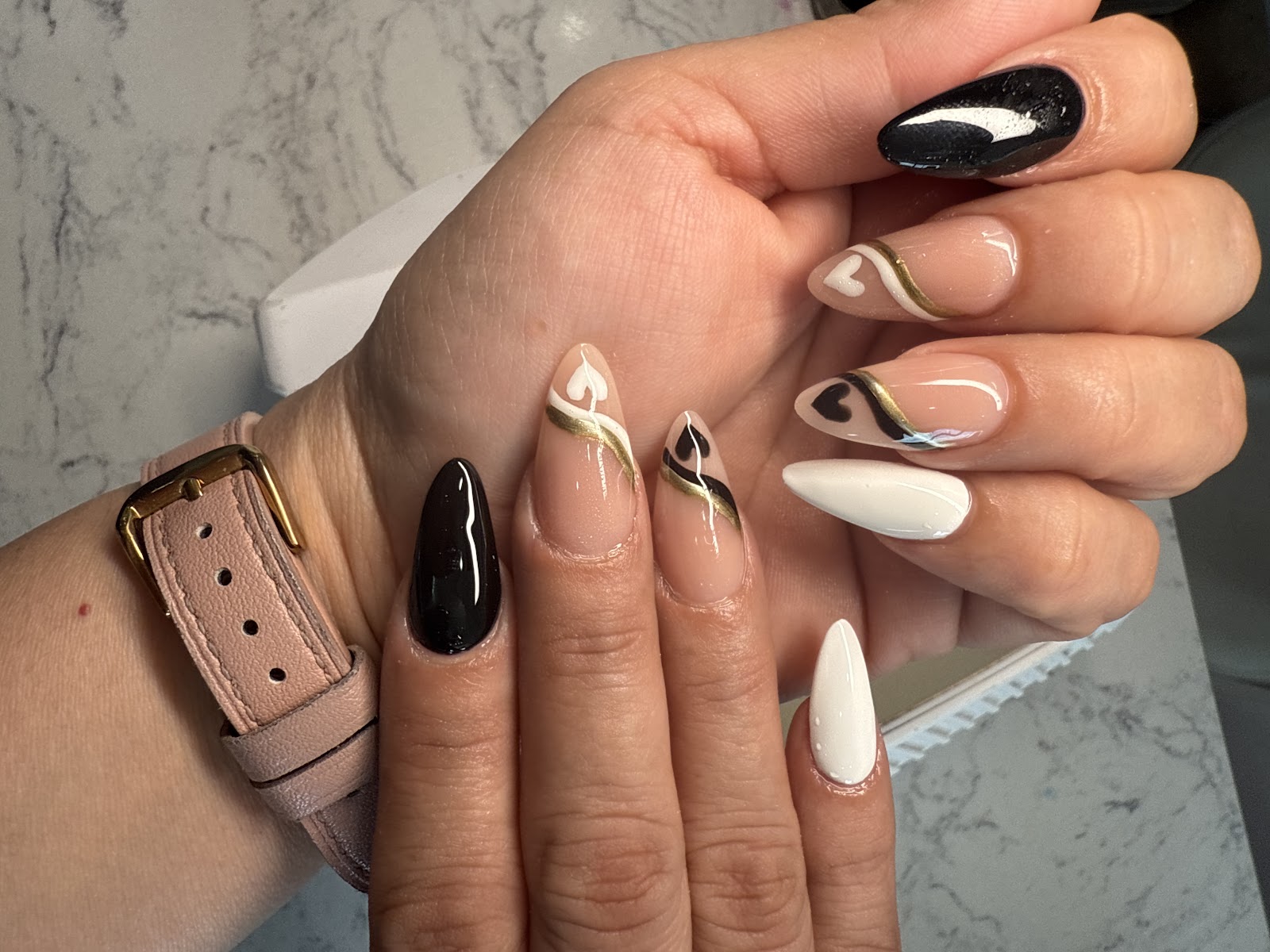 Gloss Nails & Spa nail photo 1